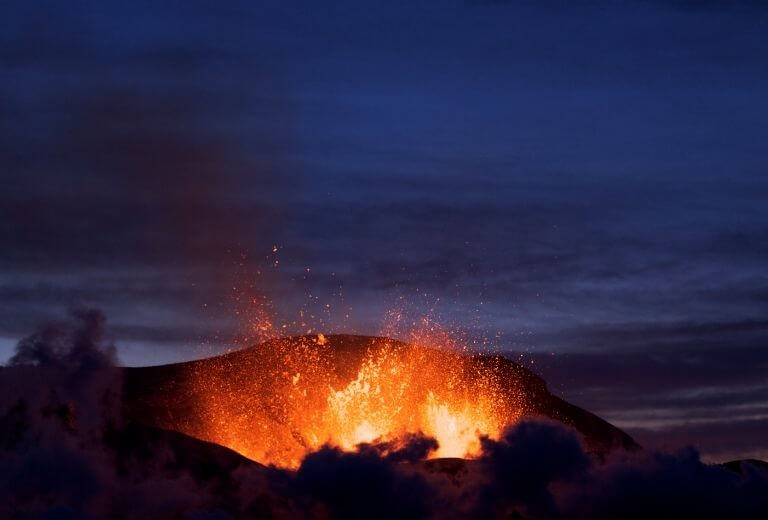 冰島火山爆發景致